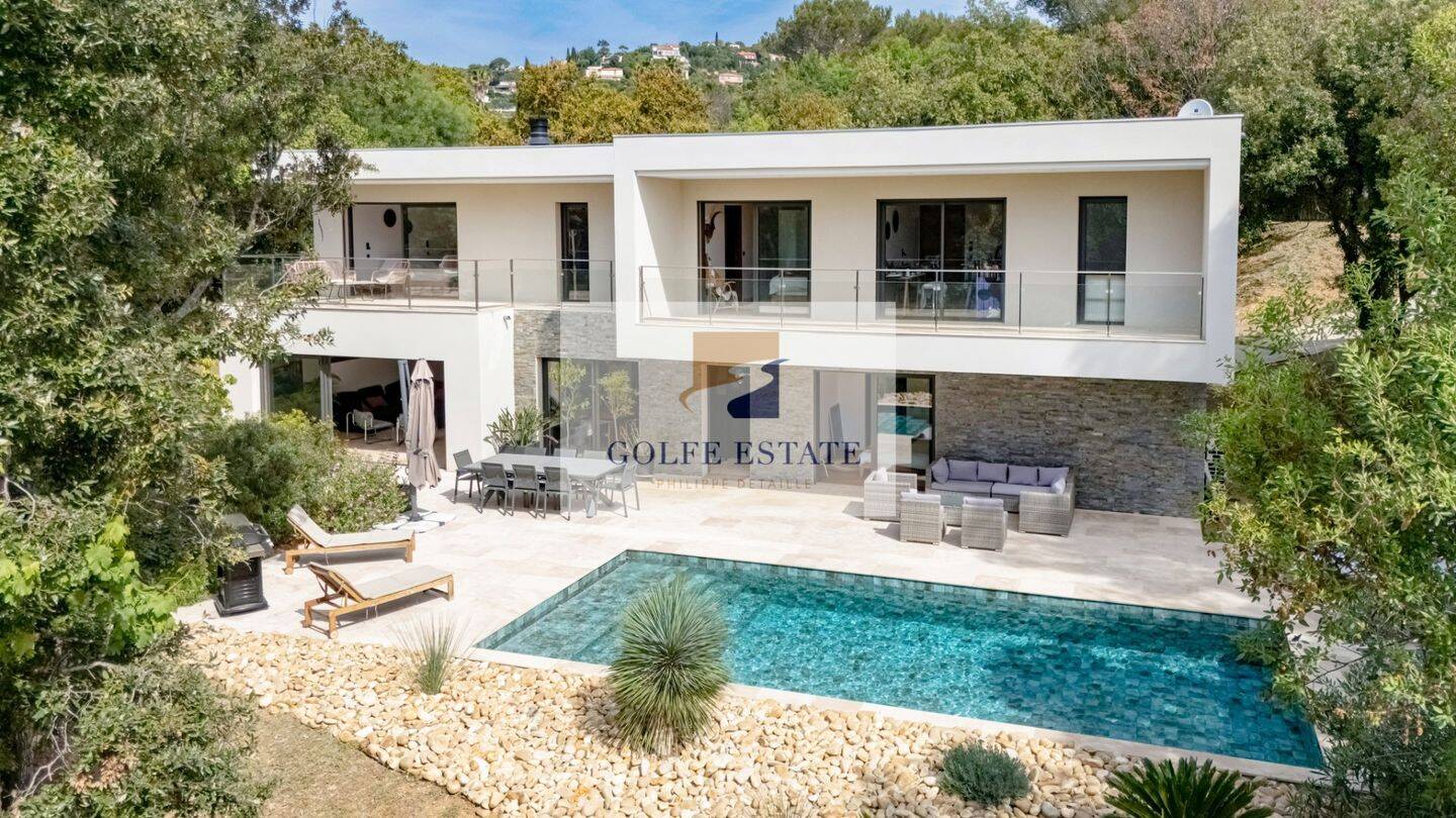 Maison à vendre, 275m², LA CROIX VALMER