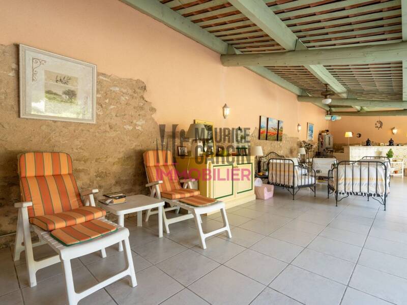 Maison à vendre, 289m², SAINT SATURNIN LES AVIGNON