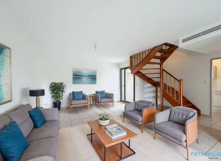 Maison à vendre 285 000 € 3 pièces 2<br/>chambres 75 m²<br/>superficie Point du Jour-Ménival Lyon 5ème 69005