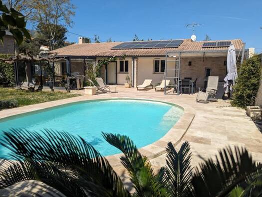 Maison de plain-pied à vendre 357 000 € 4 pièces 3 chambres 121,8 m² 700 m² de terrain Périurbain Sud Bagnols-sur-Cèze 30200