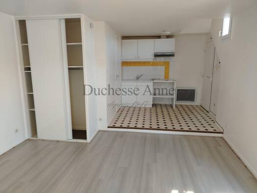 Studio à louer 585 € 1 pièce 25,6 m² 2ème étage Montfort-l'Amaury 78490