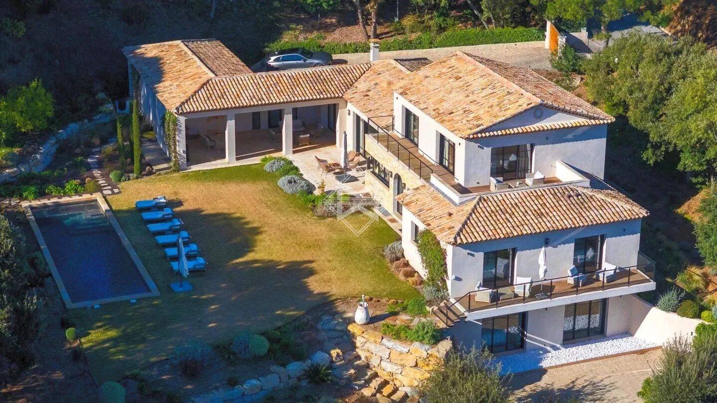 Maison à vendre, 352m², LA CROIX VALMER