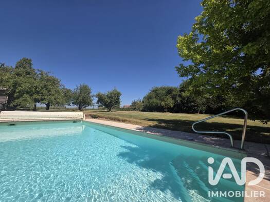 Maison à vendre 330 000 € 8 pièces 6 chambres 235 m² 2 484 m² de terrain Dangers 28190