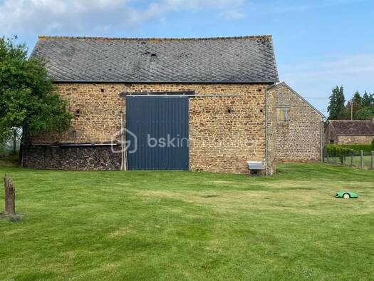 Ferme à vendre 197 900 € 4 pièces 3 chambres 98 m² 4 686 m² de terrain Lassay-les-Châteaux 53110