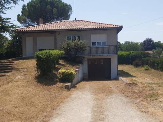 Maison à vendre 173 250 € 4 pièces 2 chambres 80 m² 812 m² de terrain Magnac-sur-Touvre 16600