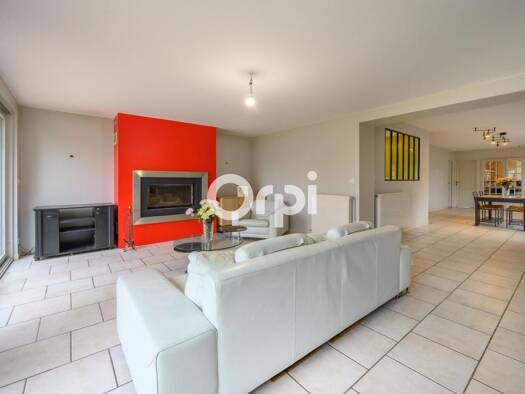 Maison à vendre 248 490 € 4 pièces 3 chambres 147,9 m² 990 m² de terrain Est Lens 62300