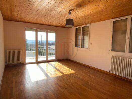 Appartement à vendre 164 990 € 3 pièces 2 chambres 83 m² Étage 1/3 Montfaucon 25660