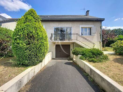 Maison à vendre 249 900 € 5 pièces 3 chambres 131 m² 504 m² de terrain Saint-Léger-de-Linières 49070