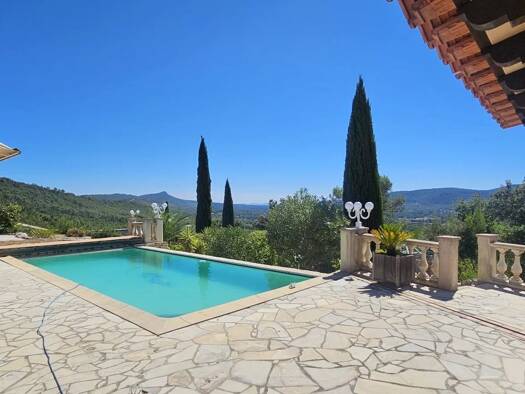 Maison de plain-pied à vendre 588 000 € 4 pièces 1 chambre 126 m² Garéoult 83136