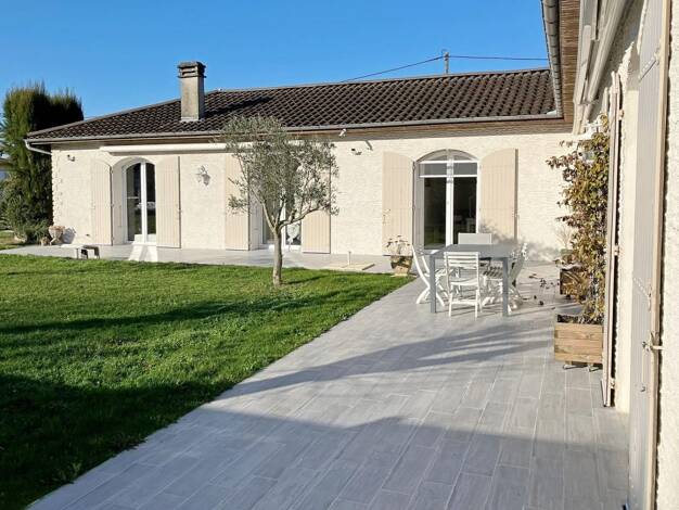 Maison de plain-pied à vendre 373 000 € 5 pièces 3 chambres 170 m² 1 172 m² de terrain Ma Campagne-Petit Fresquet Angoulême 16000