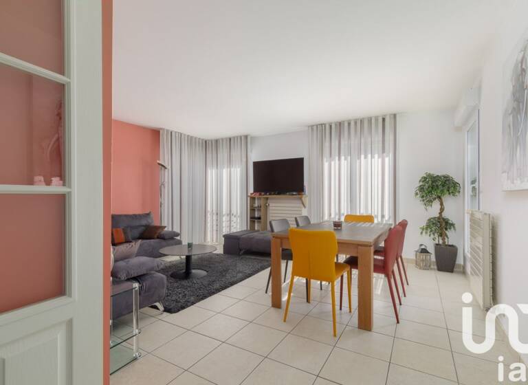Appartement à vendre 398 000 € 4 pièces 3<br/>chambres 89 m²<br/>superficie 1/3<br/>étage Centre Ville Tassin-la-Demi-Lune 69160