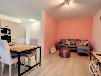 Appartement à louer 730 € 2 pièces 1 chambre 45,3 m² 2ème étage Compiegne 60200