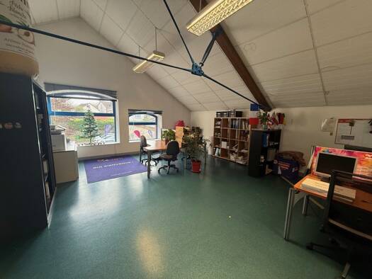 Local commercial à vendre 110 000 € 140 m² de surface de vente Bourges 1800