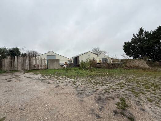 Maison à vendre 159 900 € 2 pièces 4 chambres 1 195,9 m² 7 754 m² de terrain Cantigny 80500