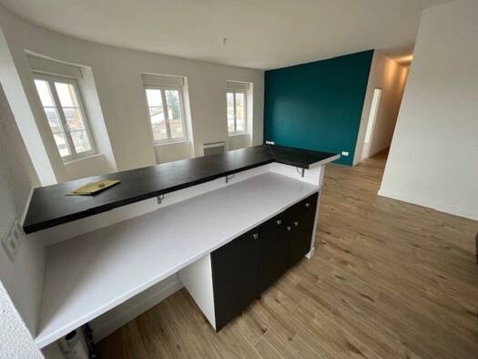 Duplex à vendre 129 600 € 4 pièces 3 chambres 78 m² Étage 2/2 Gaillan-en-Médoc 33340
