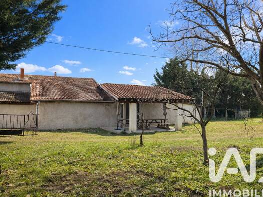 Maison à vendre 139 000 € 4 pièces 2 chambres 116 m² 2 990 m² de terrain Saint-Étienne-le-Molard 42130