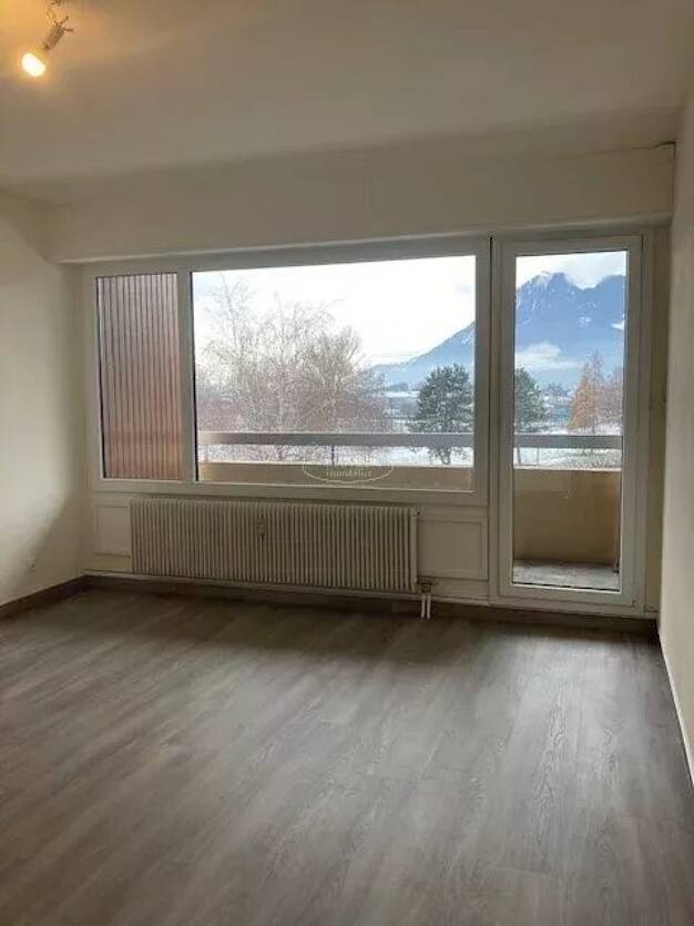Appartement à vendre 191 000 € 3 pièces 2 chambres 63,7 m² Étage 3/4 Cluses 74300
