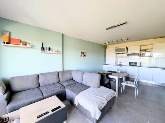 Appartement à vendre 175 500 € 3 pièces 2 chambres 60,86 m² Étage 1/2 Fontbarlettes Valence 26000