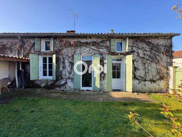 Maison à vendre 251 800 € 5 pièces 4 chambres 113 m² 288 m² de terrain Breuillet 17920