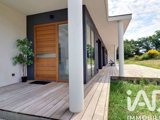 Maison à vendre 1 050 000 € 4 pièces 2 chambres 146 m² 4 700 m² de terrain Le Puy-Sainte-Réparade 13610