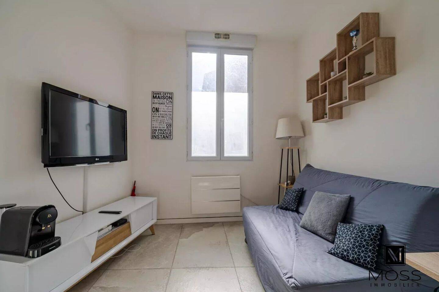 À Louer / Bail étudiant / Studio RDC — 2