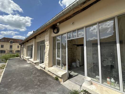 Local d'activités à vendre 74 888 € 29,6 m² d'espace de stockage Belle-Église 60540