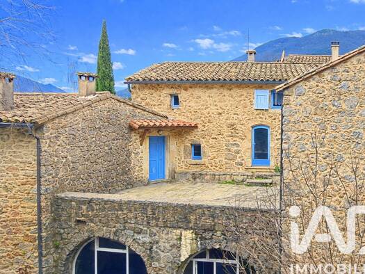 Maison à vendre 270 000 € 9 pièces 8 chambres 249 m² 46 199 m² de terrain Cros 30170