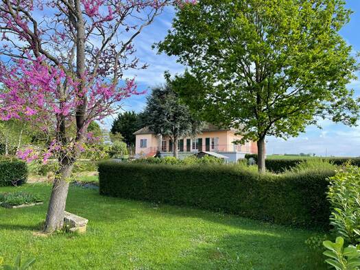 Maison à vendre 231 000 € 7 pièces 5 chambres 161 m² 4 833 m² de terrain Courgains 72260