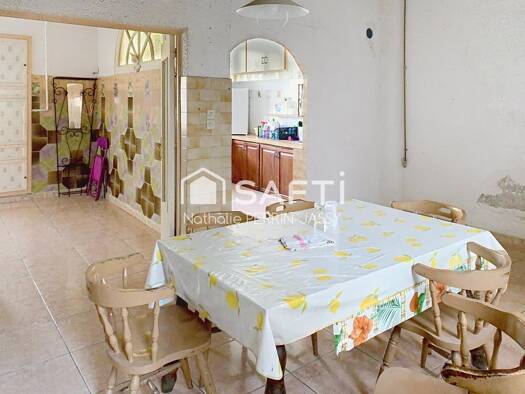 Maison de ville à vendre 148 000 € 5 pièces 3 chambres 88 m² 77 m² de terrain Du Guesclin Béziers 34500