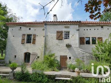 Maison à vendre 634 900 € 10 pièces 8 chambres 425 m² 25 920 m² de terrain Montcuq 46800