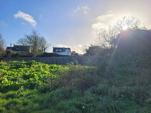 Terrain constructible viabilisé à vendre 82 000 € 538 m² de terrain Saint-Pabu 29830