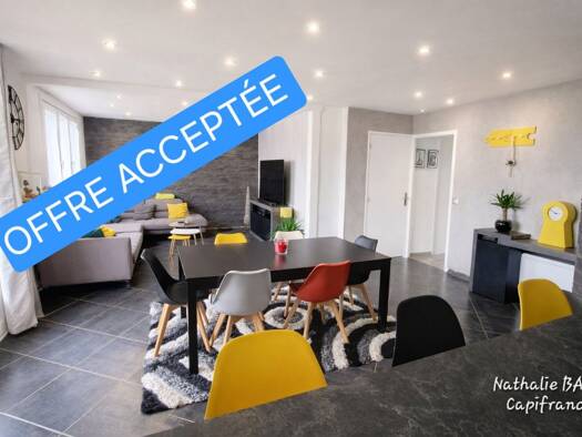 Appartement à vendre 234 900 € 3 pièces 2 chambres 81 m² Étage 1/3 Centre Faverges-Seythenex 74210