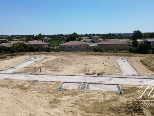 Terrain constructible viabilisé à vendre 82 900 € 421 m² de terrain Blauzac 30700
