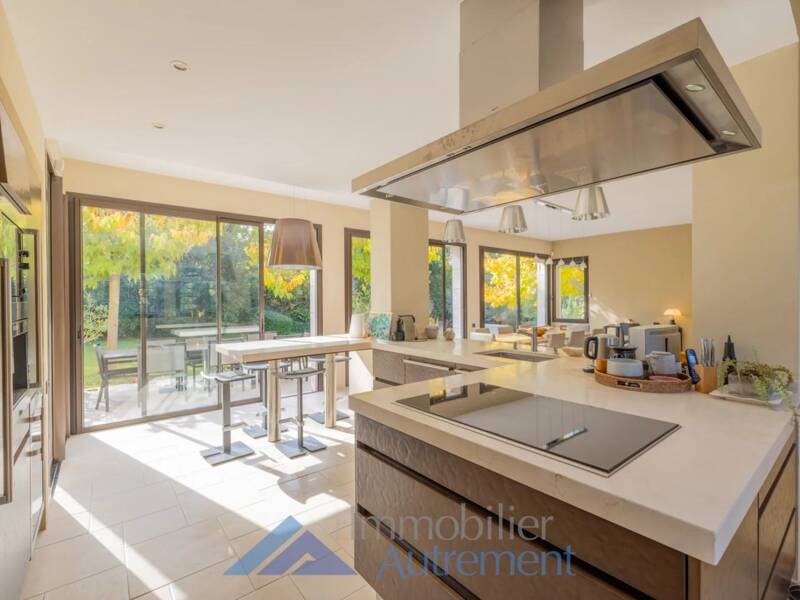 Maison à vendre, 260m², LE THOLONET