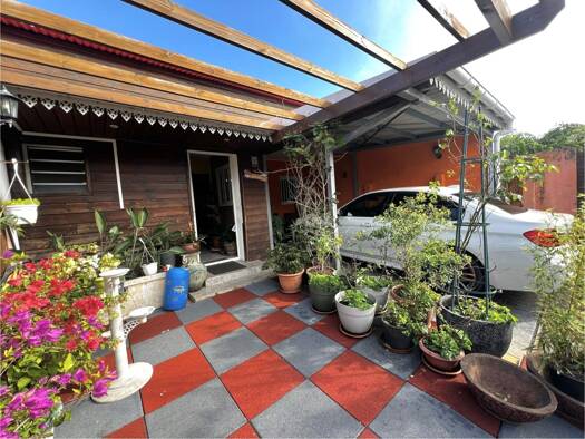 Maison de plain-pied à vendre 188 000 € 3 pièces 2 chambres 84 m² 200 m² de terrain St Joseph 97480