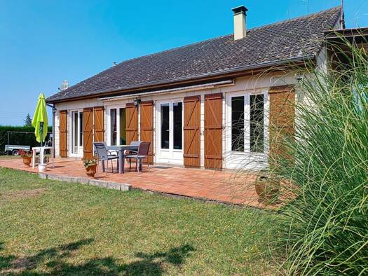 Maison de plain-pied à vendre 172 000 € 4 pièces 3 chambres 91 m² 1 500 m² de terrain Bazouges-sur-le-Loir 72200