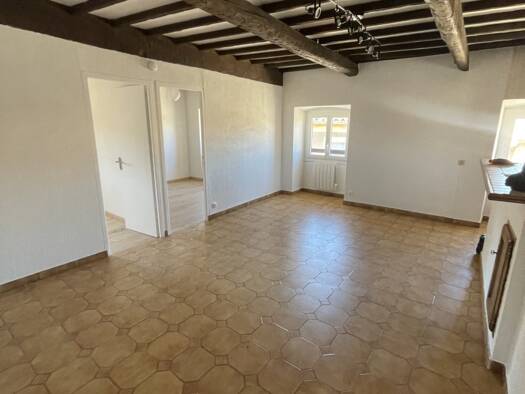 Appartement à louer 575 € 3 pièces 2 chambres 47 m² Étage 3/3 Clermont l Herault 34800