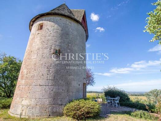 Maison à vendre 1 680 000 € 23 pièces 14 chambres 955 m² 177 306 m² de terrain École Paul Bert-Lycée Bernard Palissy Agen 47000