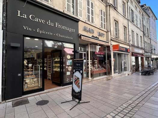 Local commercial à vendre 225 000 € 65 m² de surface de vente Centre Ville Beaune 21200