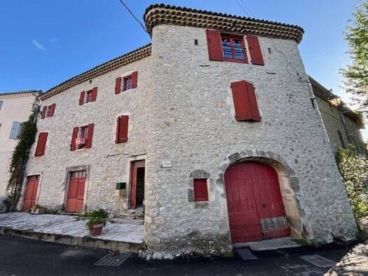 Maison à vendre 265 000 € 7 pièces 5 chambres 198 m² 153 m² de terrain Valvignères 07400