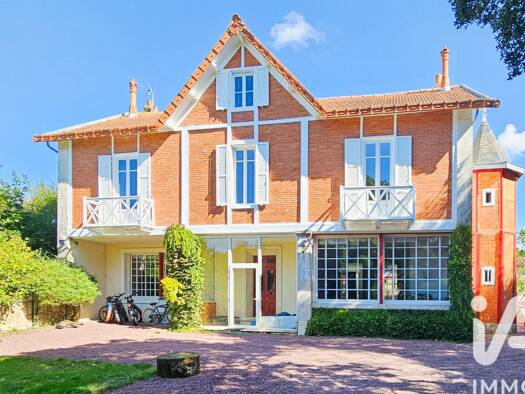 Maison à vendre 1 575 000 € 8 pièces 5 chambres 243 m² 3 160 m² de terrain Villeneuve Les Salines La Rochelle 17000