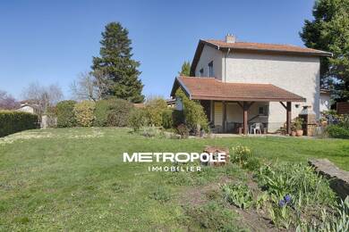 Villa à vendre 470 000 € 2 pièces 5 chambres 156 m² 1 149 m² de terrain Genas 69740