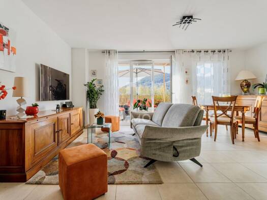 Appartement à vendre 359 000 € 3 pièces 2 chambres 64,6 m² Étage 4/4 Est Solliès-Pont 83210