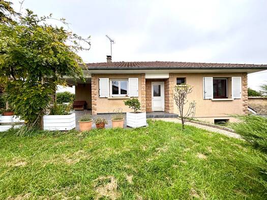 Maison de plain-pied à vendre 395 000 € 5 pièces 3 chambres 132,07 m² 1 254 m² de terrain Niévroz 01120
