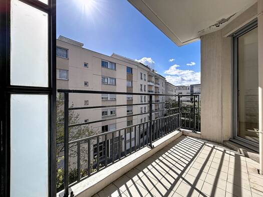 Appartement à louer 1 505 € 4 pièces 3 chambres 95 m² 3ème étage Saint Louis Lyon 7ème arrondissement 69007