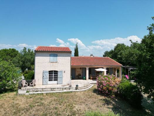 Villa à vendre 548 000 € 6 pièces 4 chambres 175 m² 2 000 m² de terrain Bagnols-en-Forêt 83600