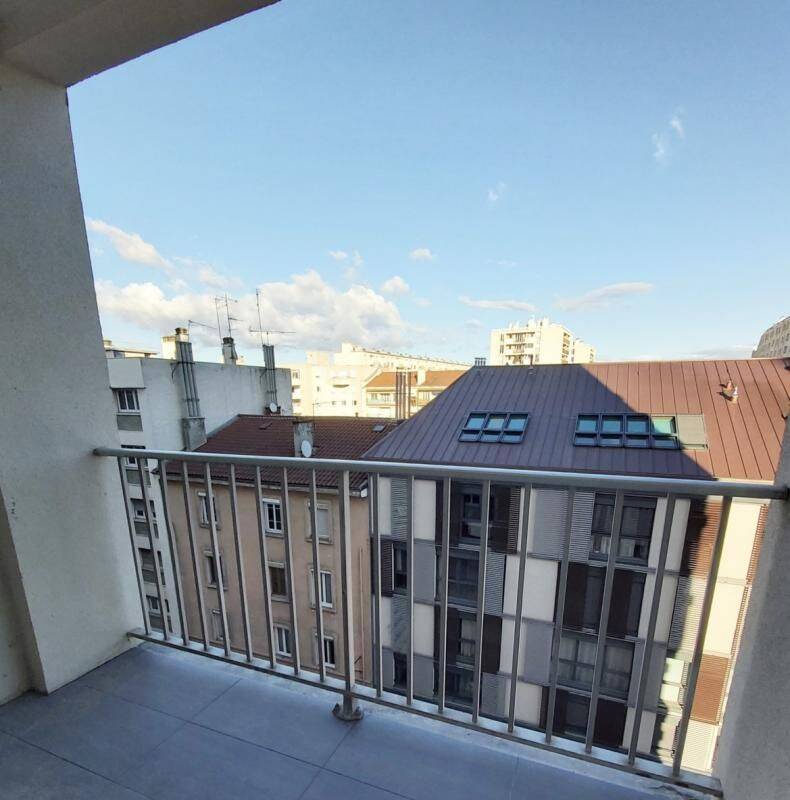 A LOUER APPARTEMENT T3 MEUBLE 69100 VILLEURBANNE — 5