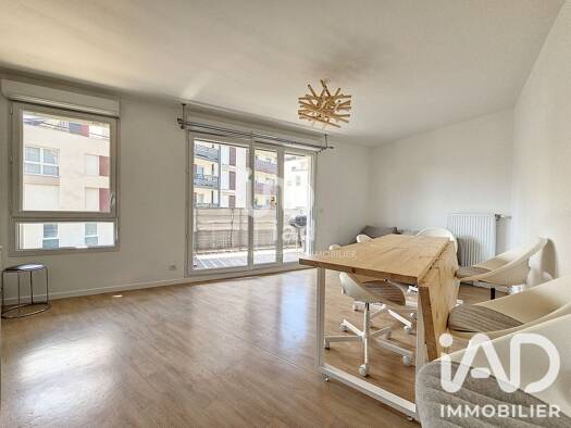 Appartement à vendre 220 000 € 3 pièces 2 chambres 57 m² Étage 2/4 Les Neufs Saulets Limeil-Brévannes 94450