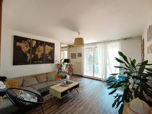 Appartement à vendre 200 000 € 4 pièces 3 chambres 90 m² Étage 2/2 Les Alizées-Les Baumes-Le Méjean Istres 13800