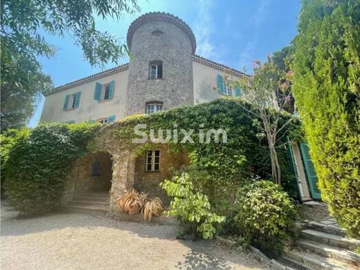 Maison à vendre 9 975 000 € 10 pièces 7 chambres 550 m² 5 816 m² de terrain Zone Est Diffuse Saint-Tropez 83990
